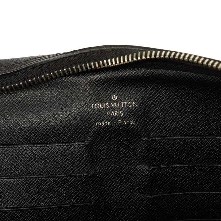 Louis Vuitton Taiga Neo Pavel Pochette Noir – vue 5 – GABY PARIS