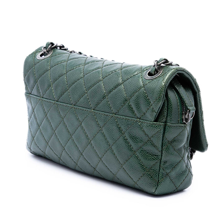 Chanel Matelassé Easy à rabat Moyen Cuir caviar
