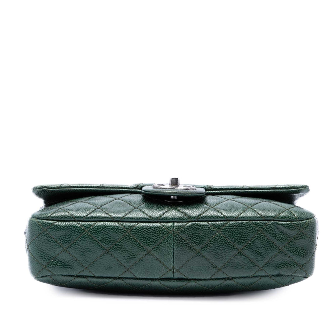 Chanel Matelassé Easy à rabat Moyen Cuir caviar