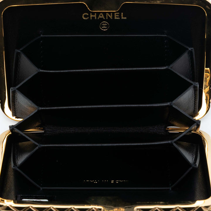 Chanel Small Glazed Cuir de chèvre Boîte avec chaîne