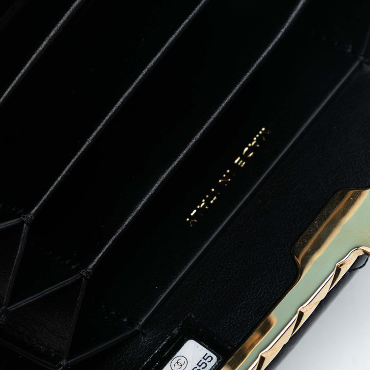 Chanel Small Glazed Cuir de chèvre Boîte avec chaîne