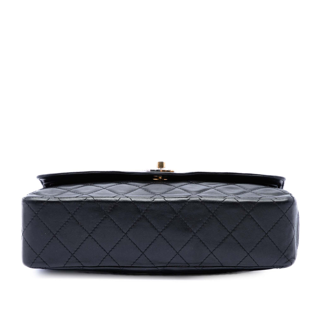 Chanel Édition limitée Paris Matelassé Cuir d’agneau Double rabat