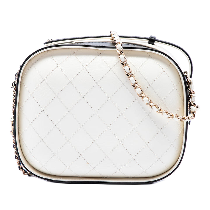 Chanel CC Matelassé Froissé Vanity Petit Cuir de veau Noir – vue principale – GABY PARIS