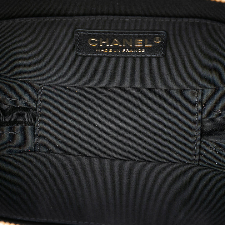 Chanel CC Matelassé Froissé Vanity Petit Cuir de veau Noir – vue 4 – GABY PARIS