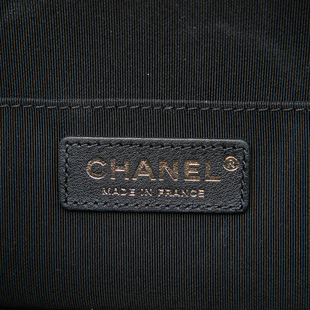 Chanel CC Matelassé Froissé Vanity Petit Cuir de veau Noir – vue 5 – GABY PARIS