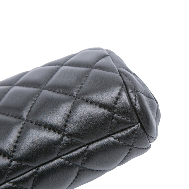 Chanel CC Quilted Cuir d’agneau Frame Pochette Noir
