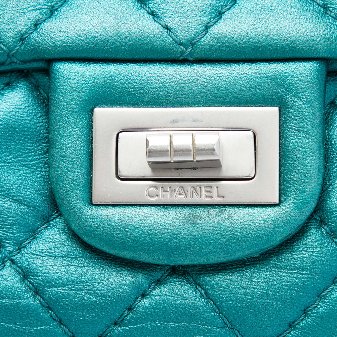 Chanel Matelassé Metallic Cuir de veau Reissue 2.55 à rabat 226