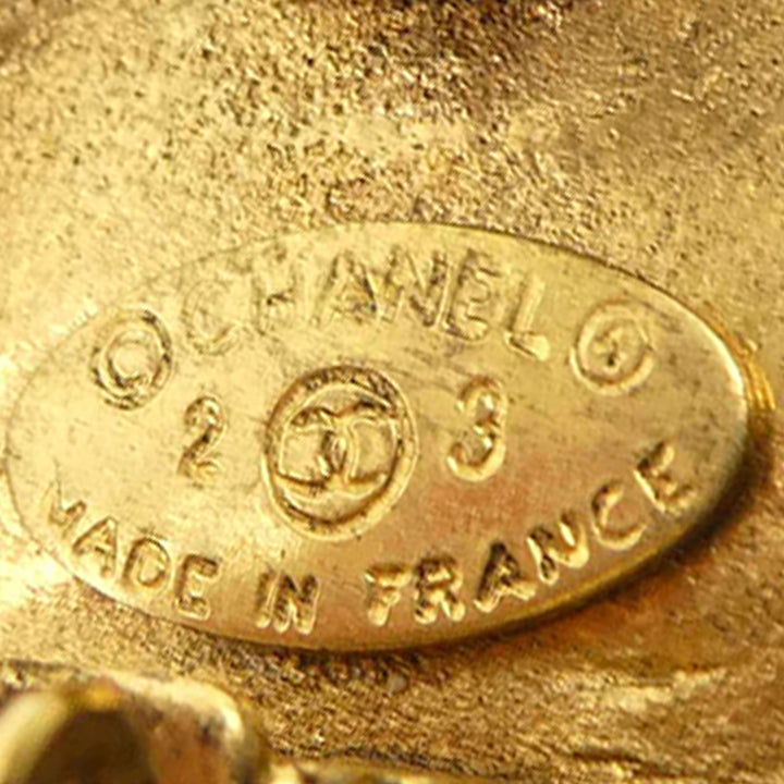 Chanel CC plaqué et Strass Rond À clip Boucles d'oreilles Doré – vue 5 – GABY PARIS