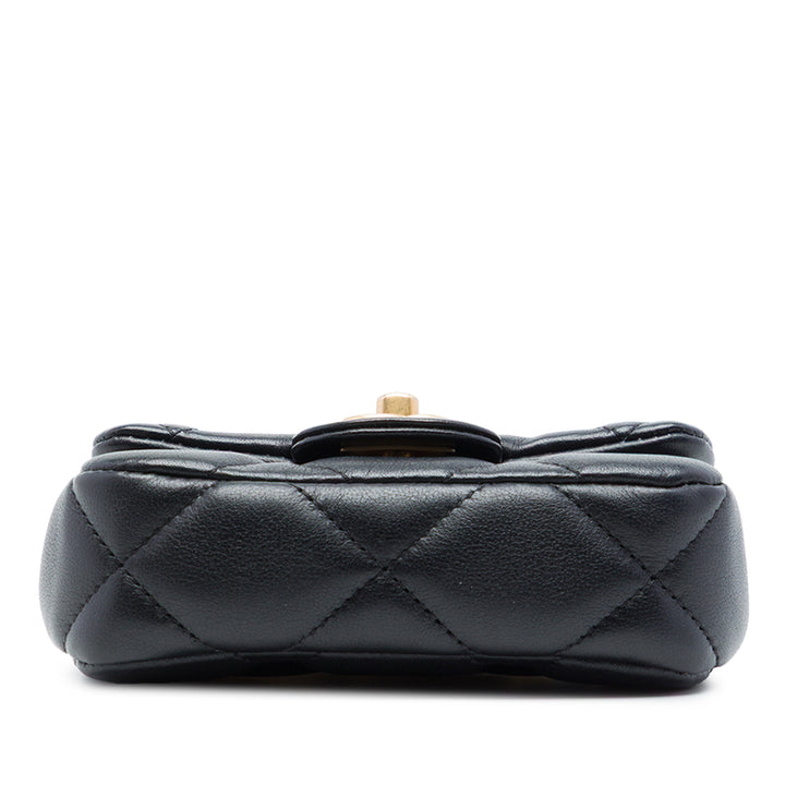 Chanel CC Matelassé Cuir de veau Lady Card Holder avec chaîne sac à anse supérieure