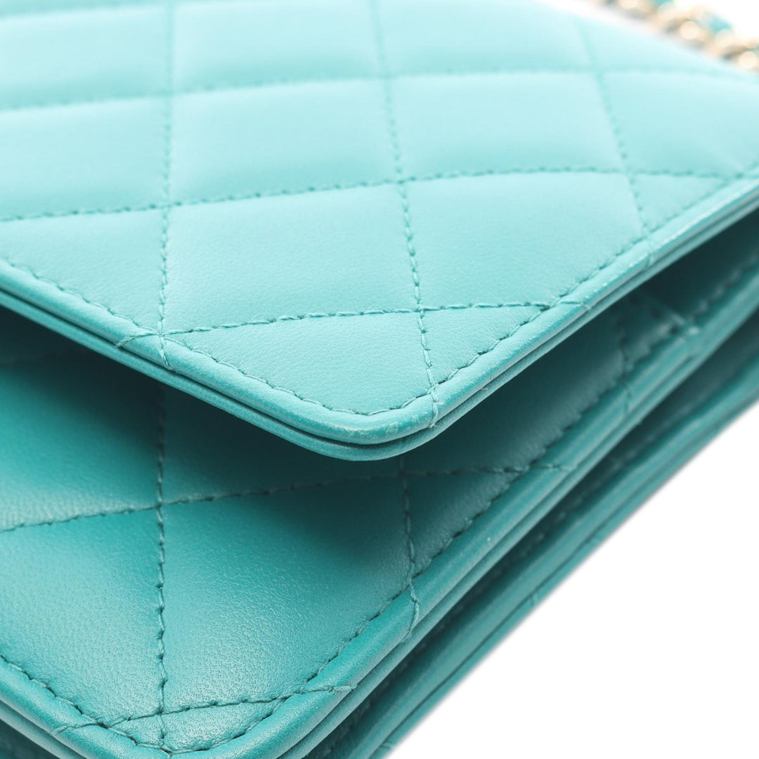 Chanel CC Matelassé Wallet on Chain Cuir d'agneau Bleu – vue 8 – GABY PARIS