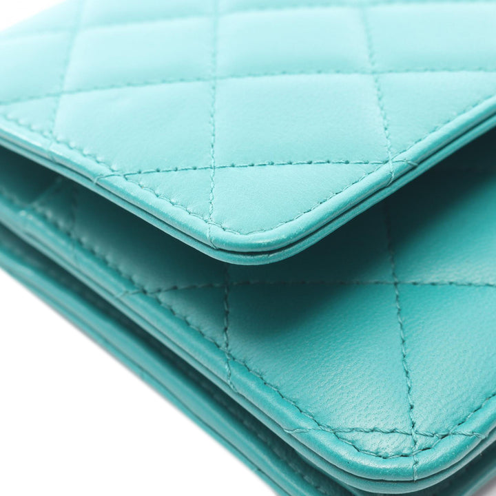 Chanel CC Matelassé Wallet on Chain Cuir d'agneau Bleu – vue 9 – GABY PARIS