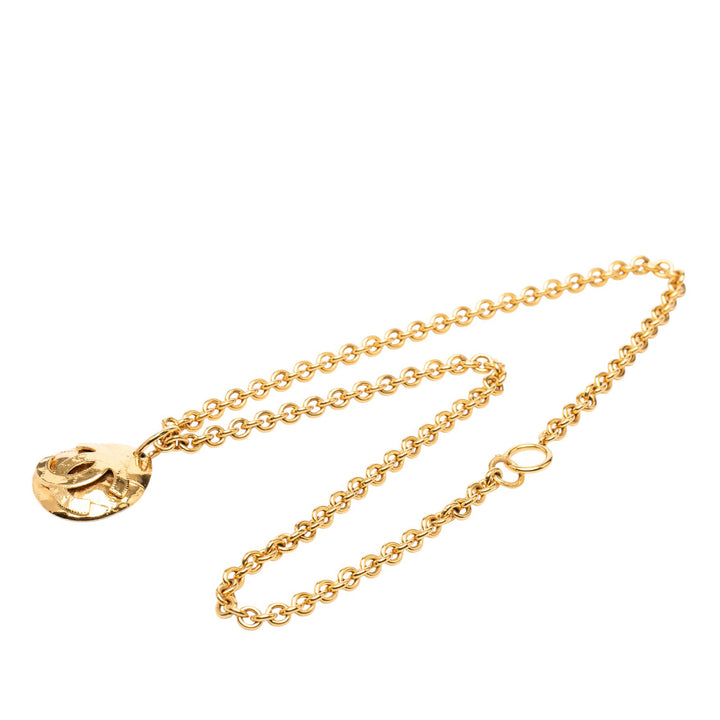 Chanel plaqué CC Matelassé Oval Pendant Collier