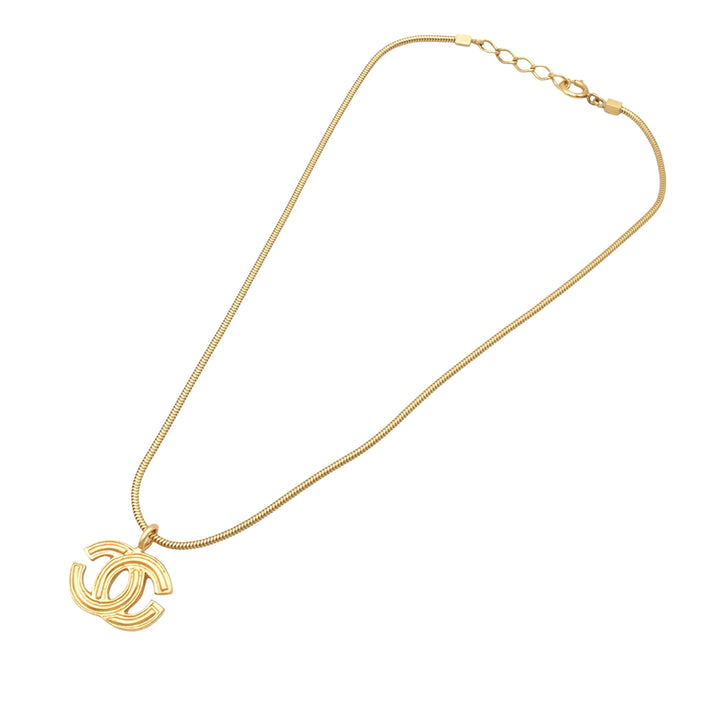 Chanel plaqué CC Pendant Collier