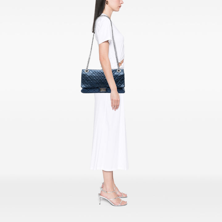 Chanel Sac porté épaule Métallisé Matelassé vieilli Reissue 2.55 Double rabat 228 Cuir de veau Bleu – vue 5 – GABY PARIS