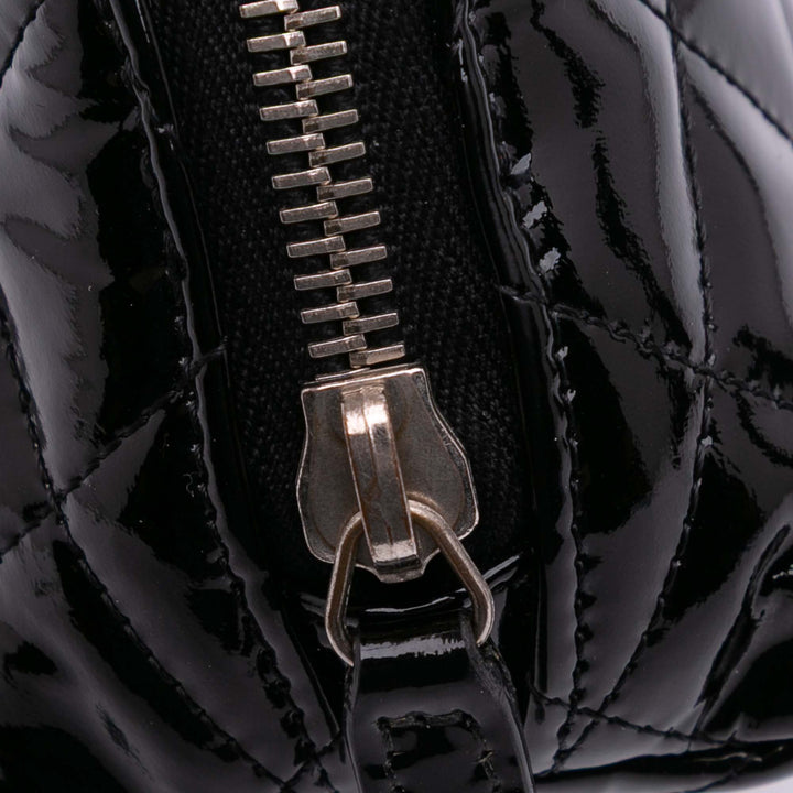 Chanel CC Quilted Cuir verni Cosmetic Pochette Noir