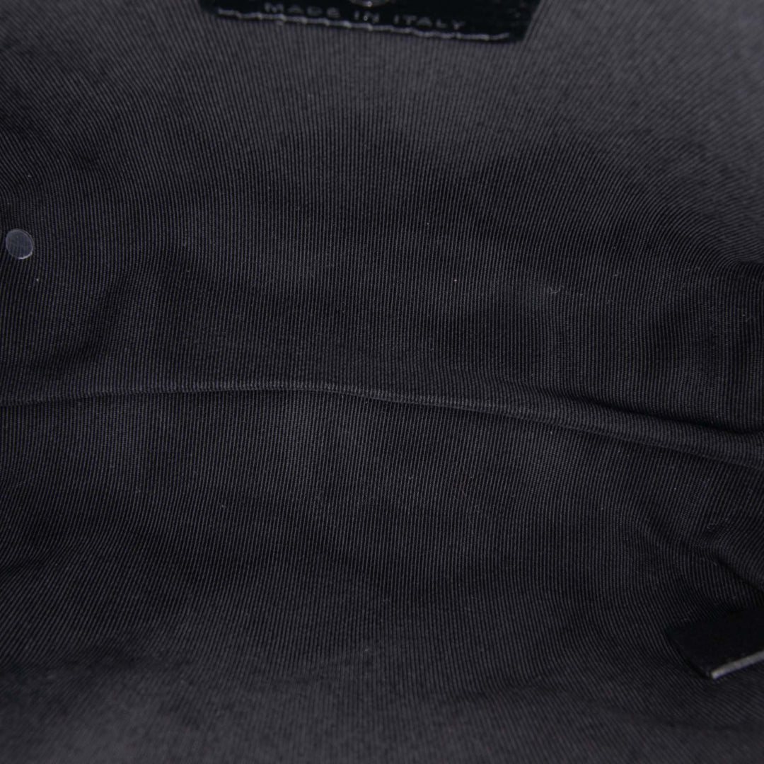 Chanel CC Quilted Cuir verni Cosmetic Pochette Noir