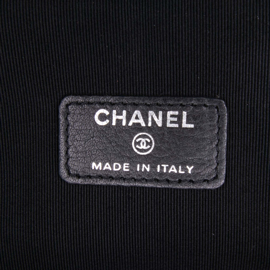 Chanel CC Quilted Cuir verni Cosmetic Pochette Noir