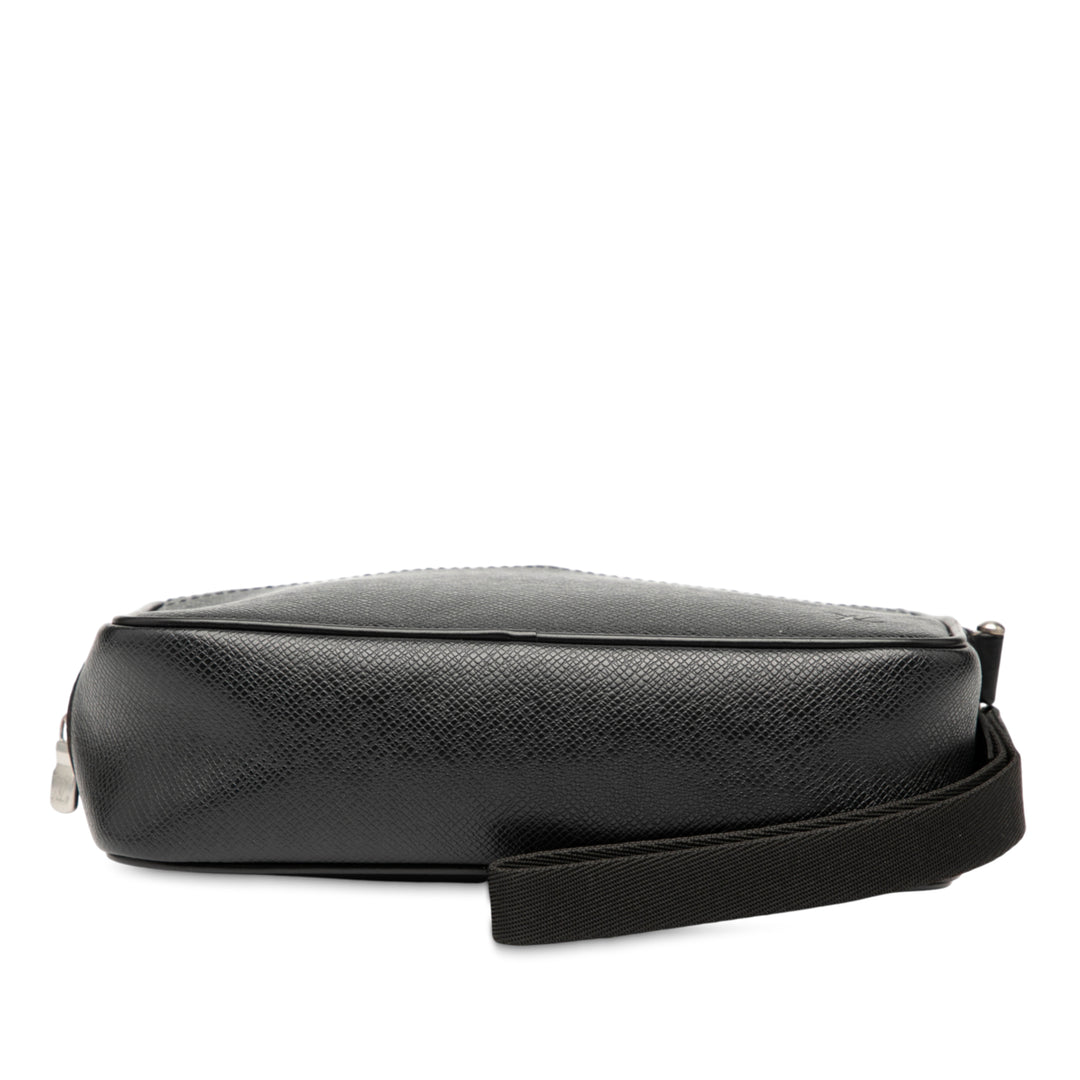 Louis Vuitton Taiga Pochette Kaluga Noir