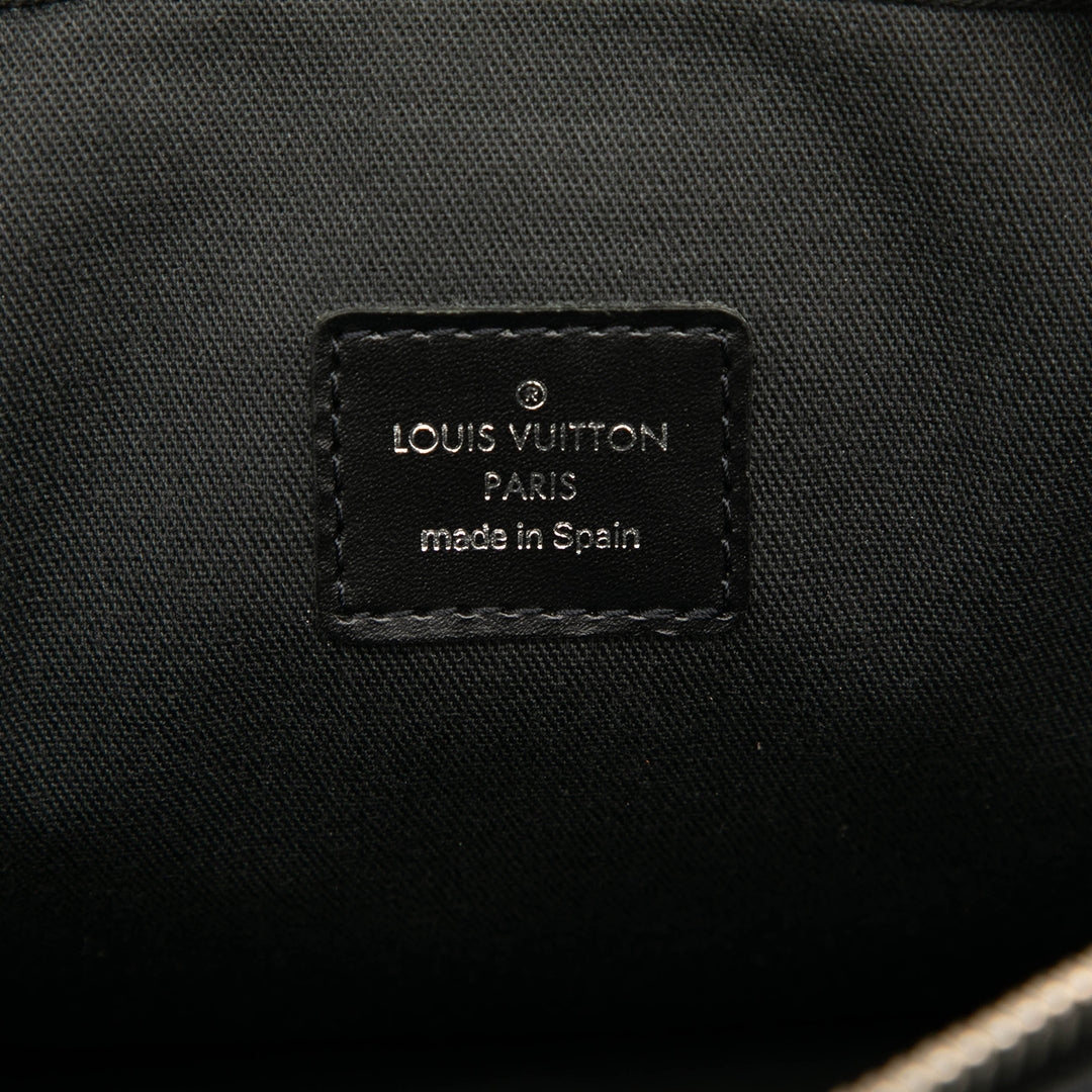 Louis Vuitton Taiga Pochette Kaluga Noir