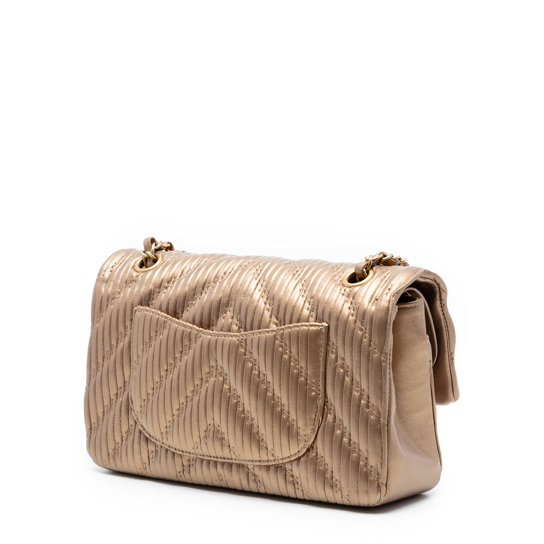 Chanel Medium Classic Chevron Cuir de veau Pleated Double rabat