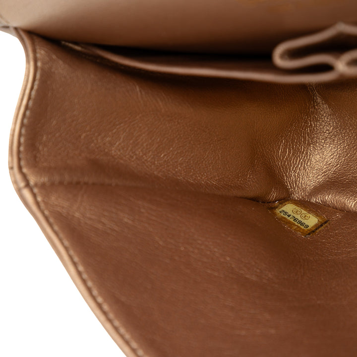 Chanel Medium Classic Chevron Cuir de veau Pleated Double rabat