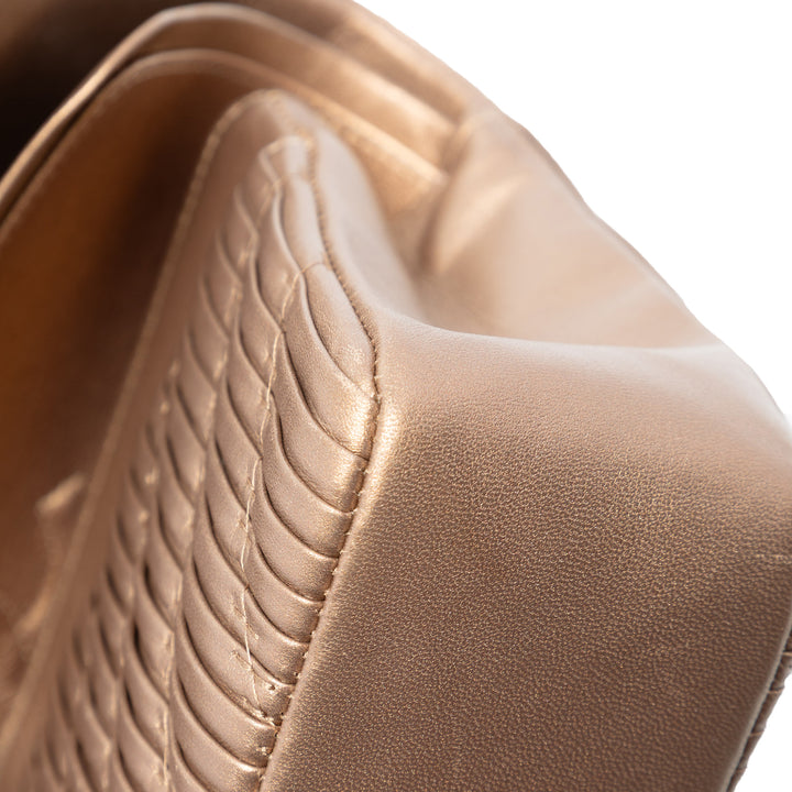 Chanel Medium Classic Chevron Cuir de veau Pleated Double rabat