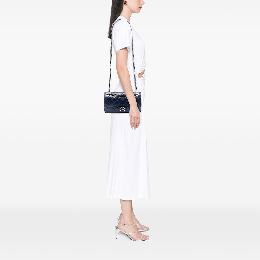 Chanel Medium vieilli Cuir de veau Duo Color à rabat