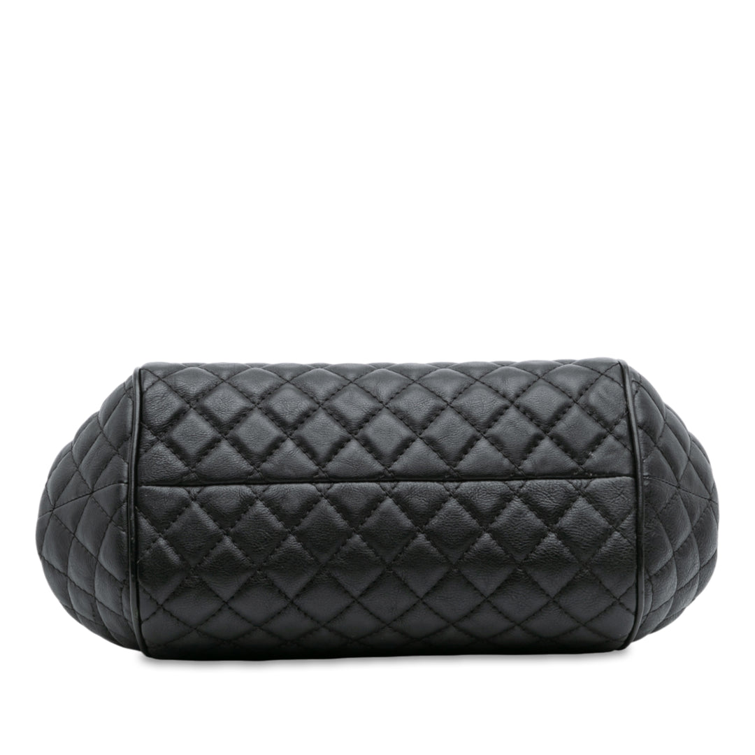 Chanel Paris Rome Quilted Cuir de veau Colosseum Lock Frame Bowling Bag Noir