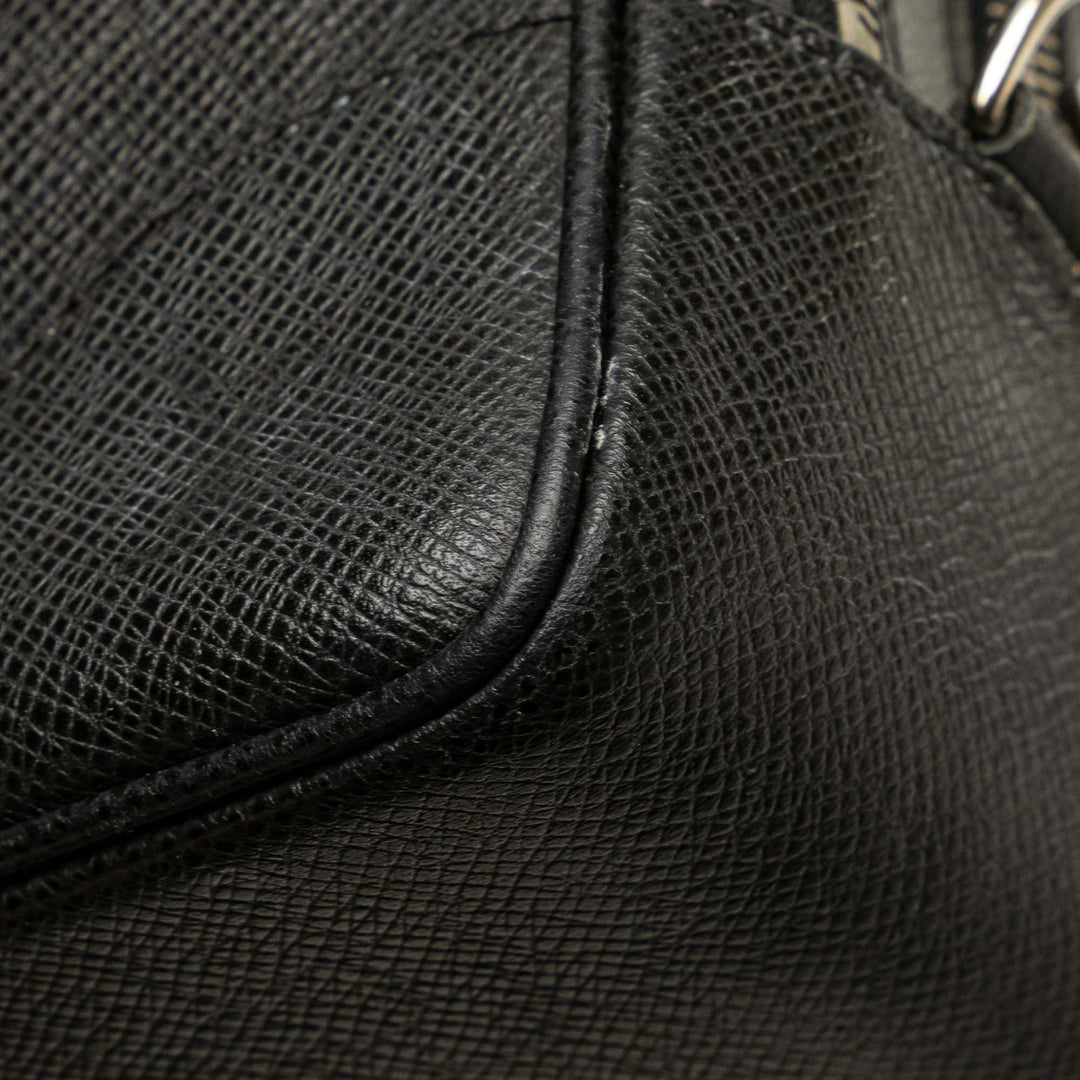 Louis Vuitton Taiga Neo Pavel Pochette Noir – GABY PARIS Authentique