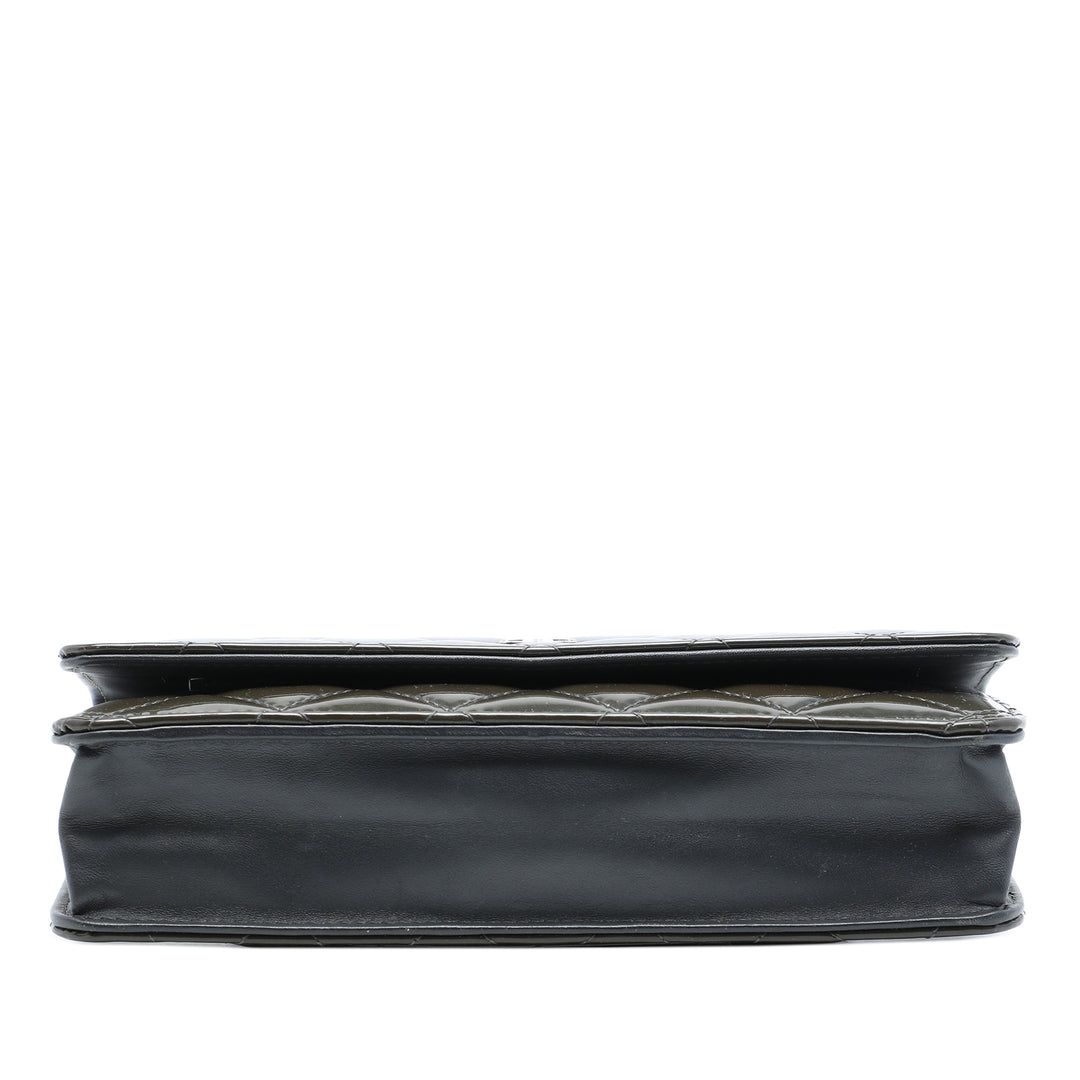 CC Matelassé Wallet on Chain Gris