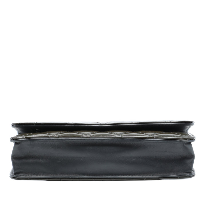 CC Matelassé Wallet on Chain Gris