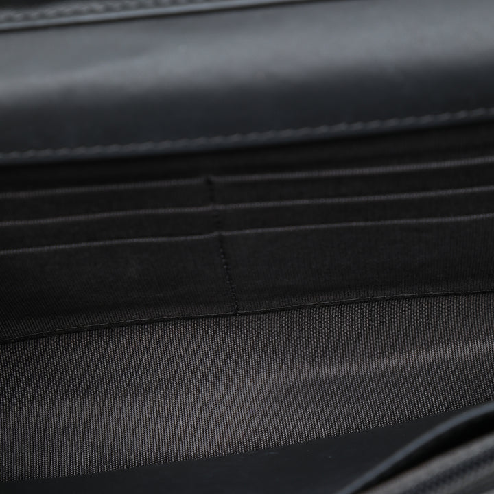 CC Matelassé Wallet on Chain Gris