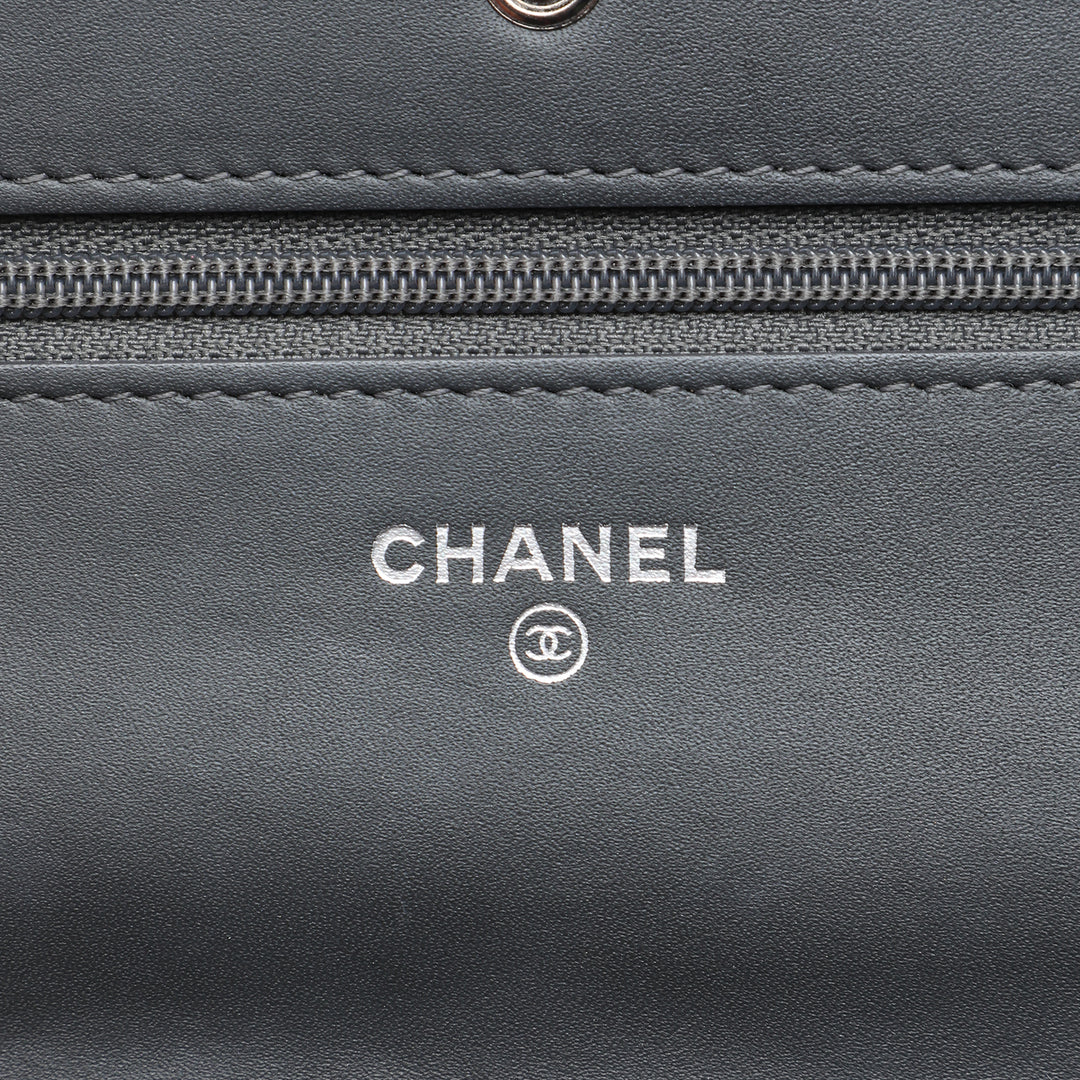 CC Matelassé Wallet on Chain Gris
