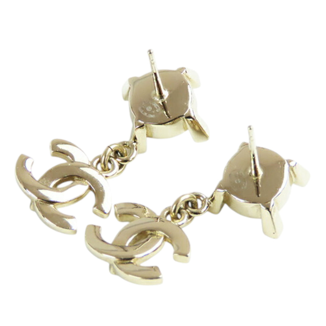 Chanel CC plaqué Perles fantaisie Swing fermoir poussette Boucle d’oreilles