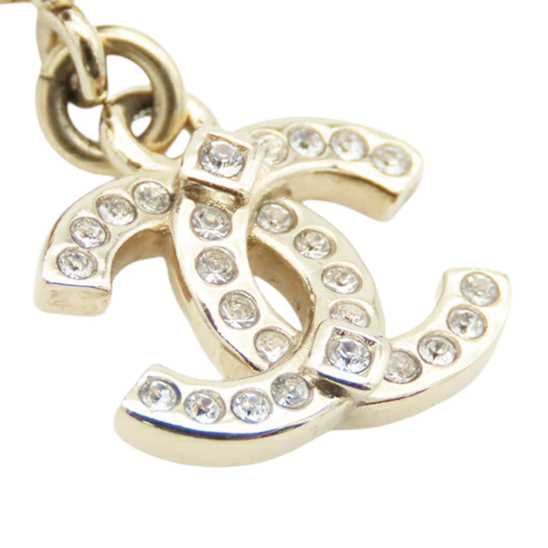 Chanel CC plaqué Perles fantaisie Swing fermoir poussette Boucle d’oreilles