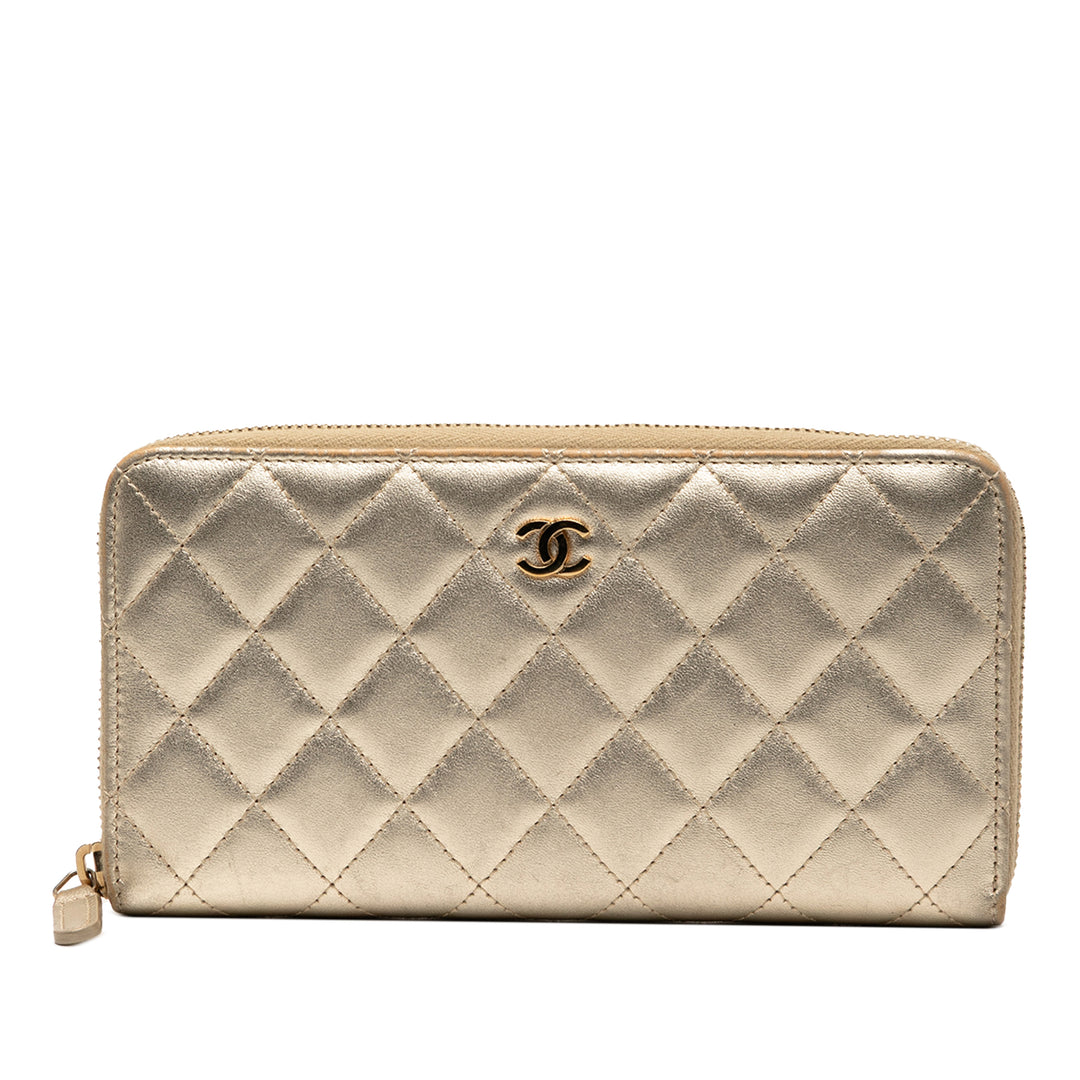 Chanel Quilted Métallisé Cuir d’agneau Zip Around Long Wallet Doré – GABY PARIS Authentique