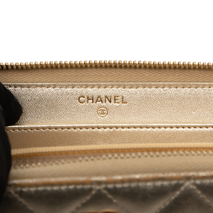 Chanel Quilted Métallisé Cuir d’agneau Zip Around Long Wallet Doré – GABY PARIS Authentique