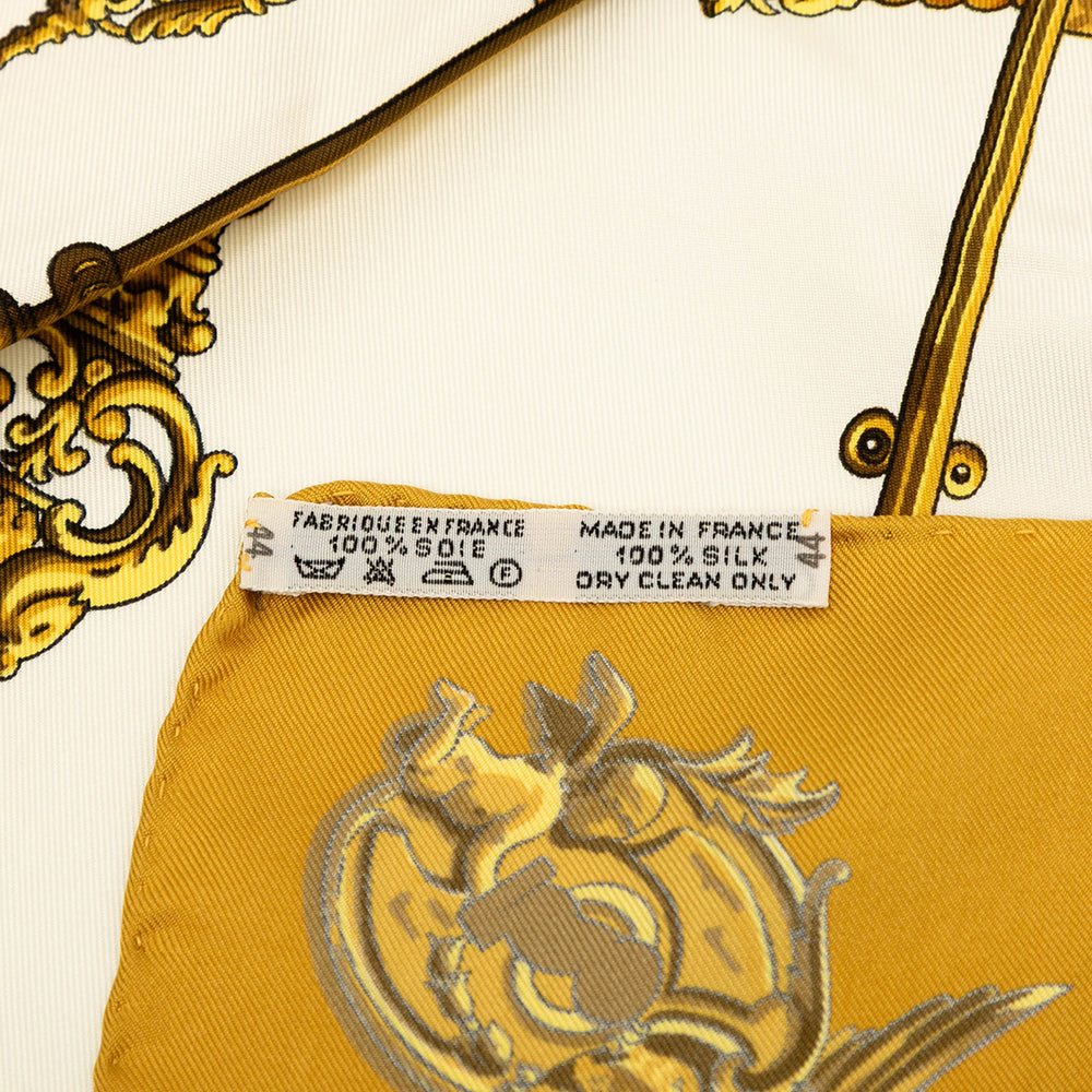 Hermès Keys Les Cles Soie Foulard Blanc – GABY PARIS Authentique
