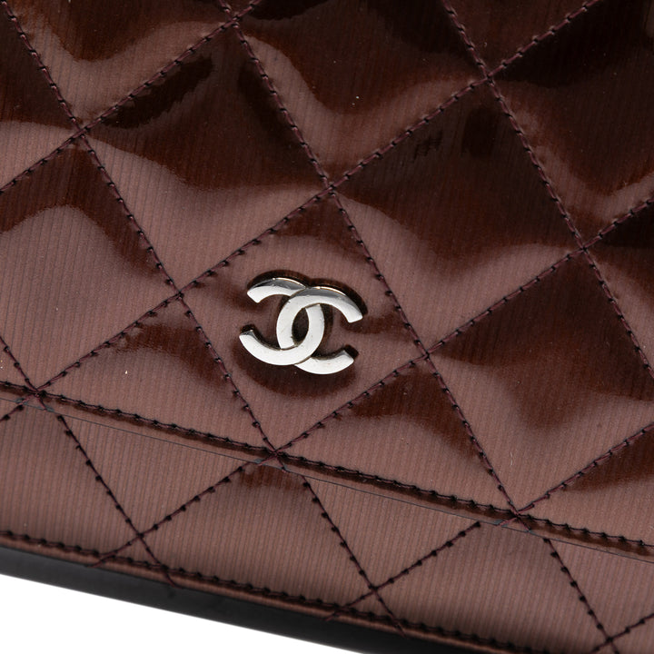 Chanel CC Quilted Métallisé Cuir verni Striped Wallet on Chain Rouge – GABY PARIS Authentique