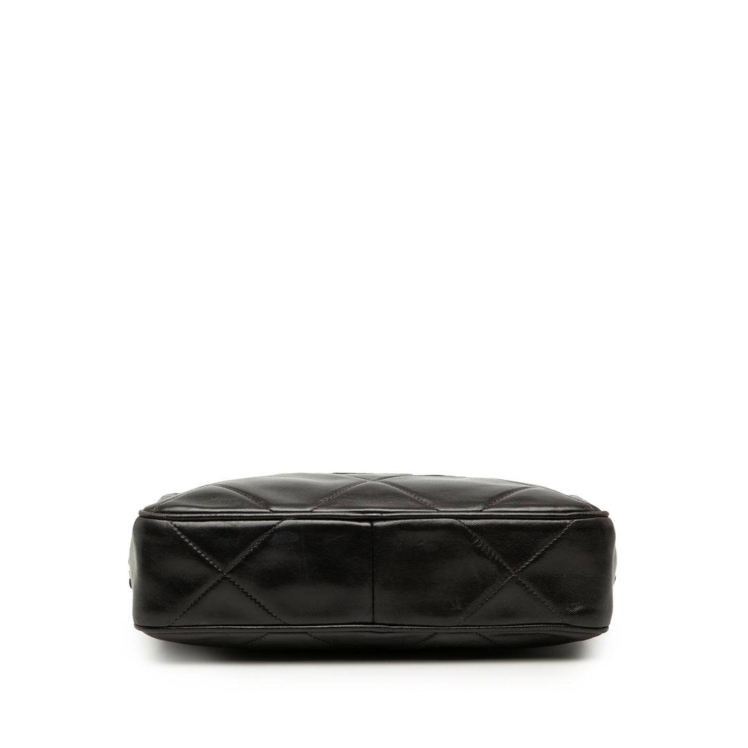 Chanel CC Diamond Matelassé Cuir d’agneau Pompon Sac caméra