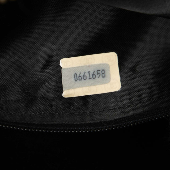 Chanel CC Diamond Matelassé Cuir d’agneau Pompon Sac caméra