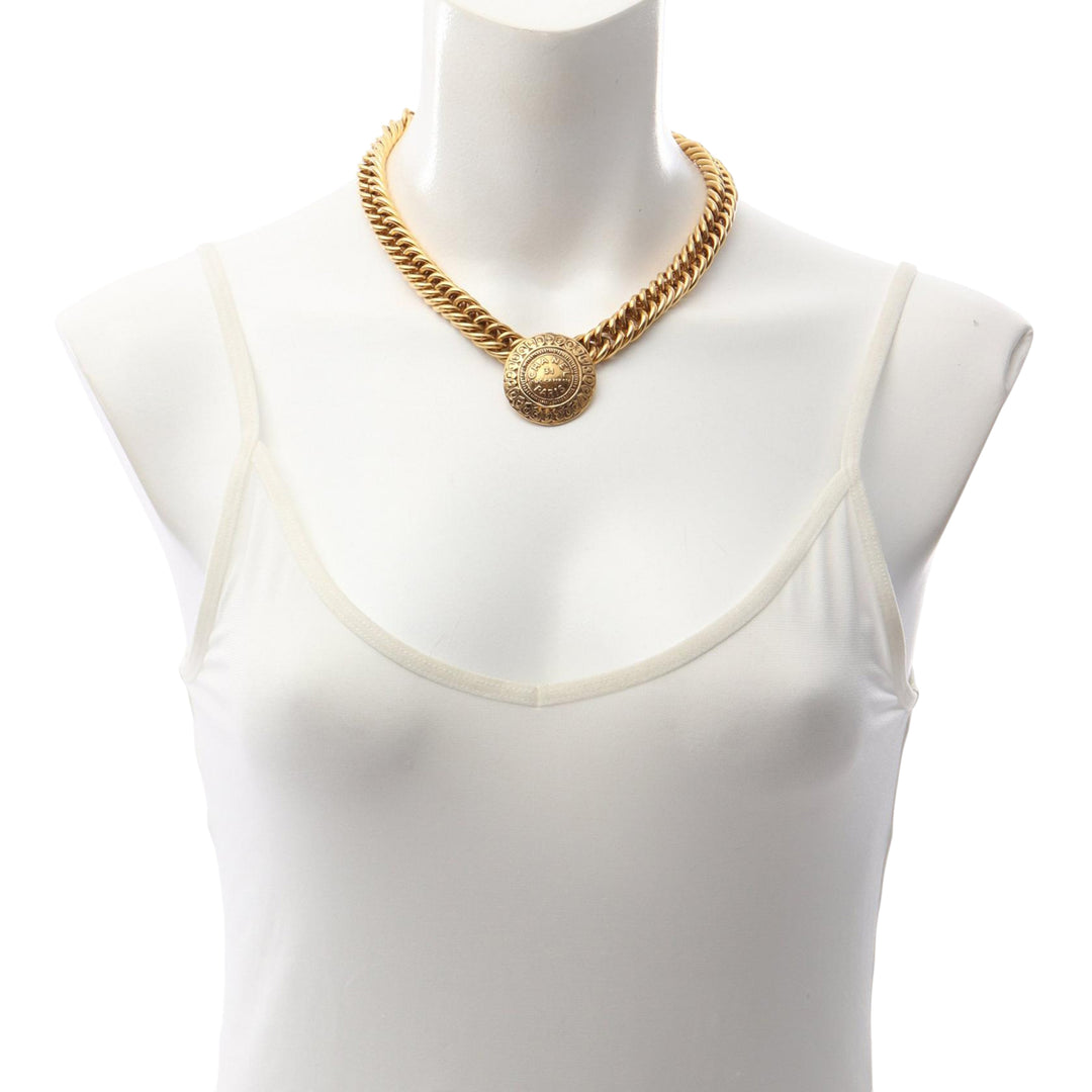 Chanel plaqué 31 Rue Cambon Medallion Choker