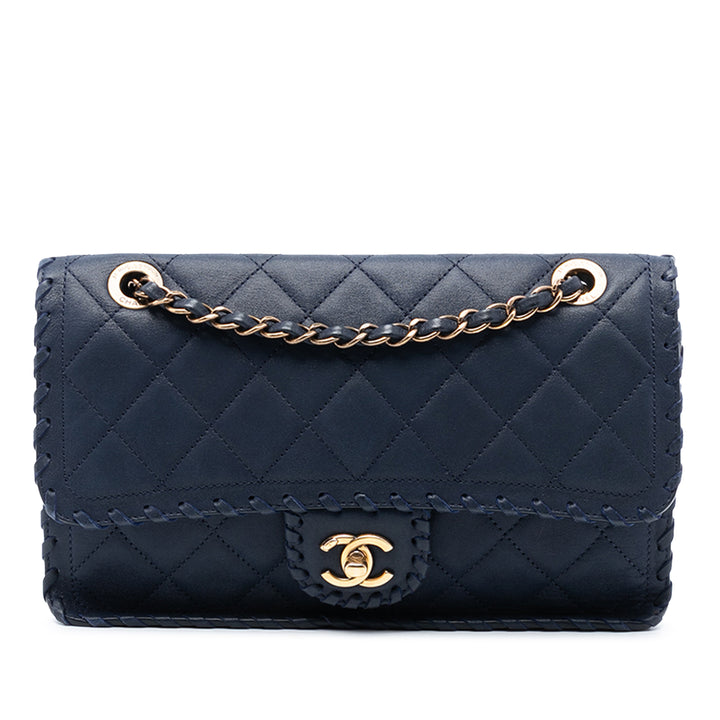Chanel Medium Matelassé Iridescent Cuir de veau Happy Stitch à rabat