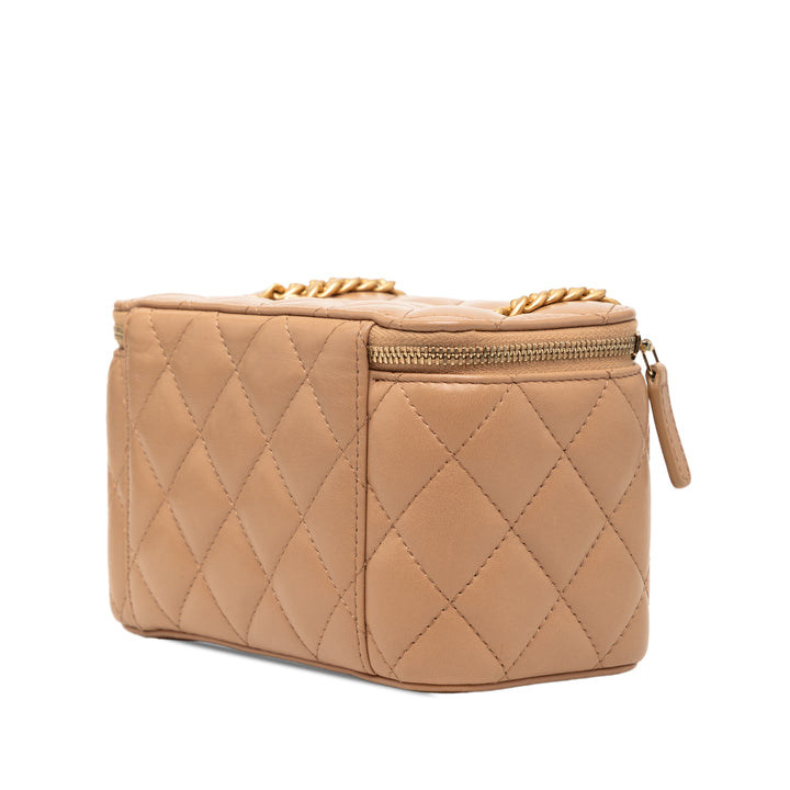 Chanel Small Matelassé Cuir d’agneau Pillow Crush Vanity avec chaîne