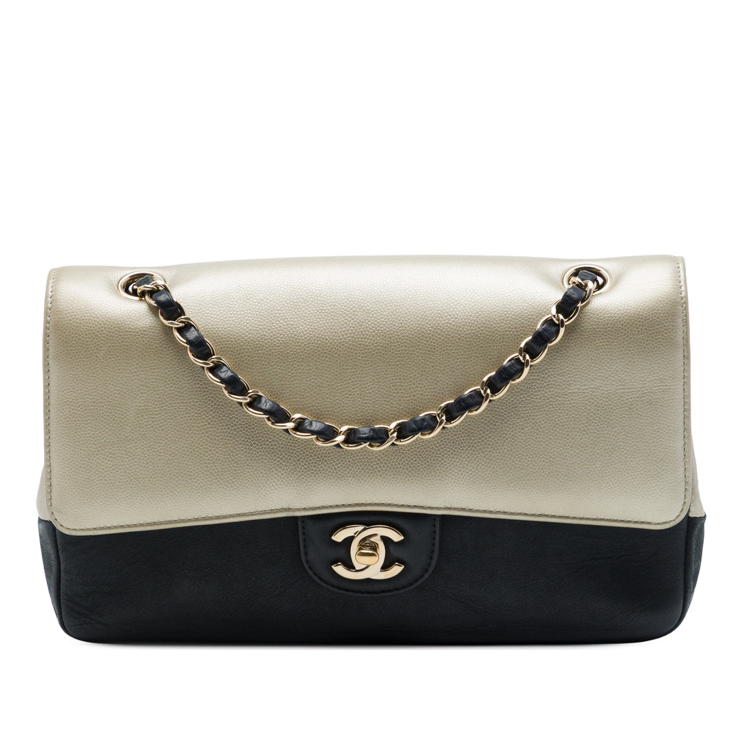 Classic Bicolore et Irisé Double rabat Moyen Cuir caviar Doré