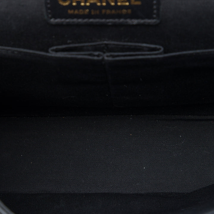 Classic Bicolore et Irisé Double rabat Moyen Cuir caviar Doré