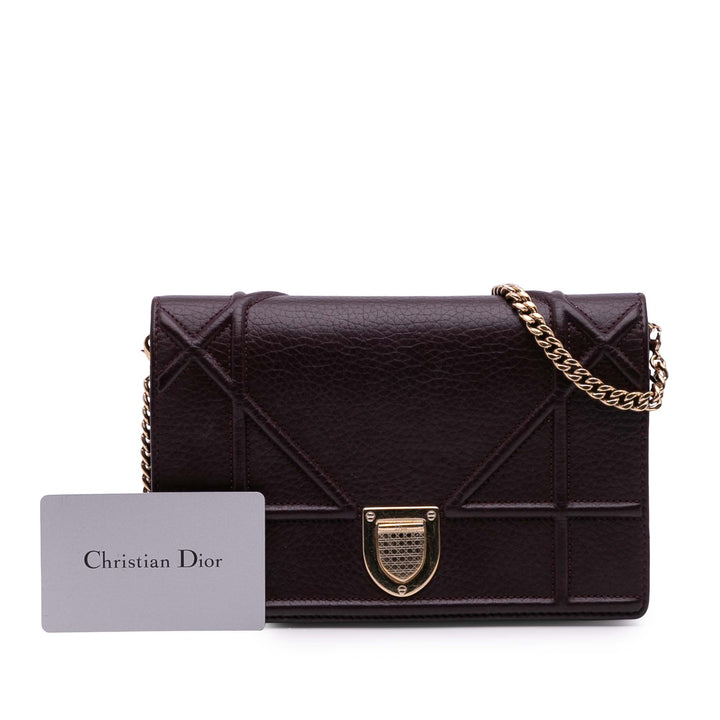 Dior Grained Cuir de veau Diorama Wallet on Chain Rouge – GABY PARIS Authentique
