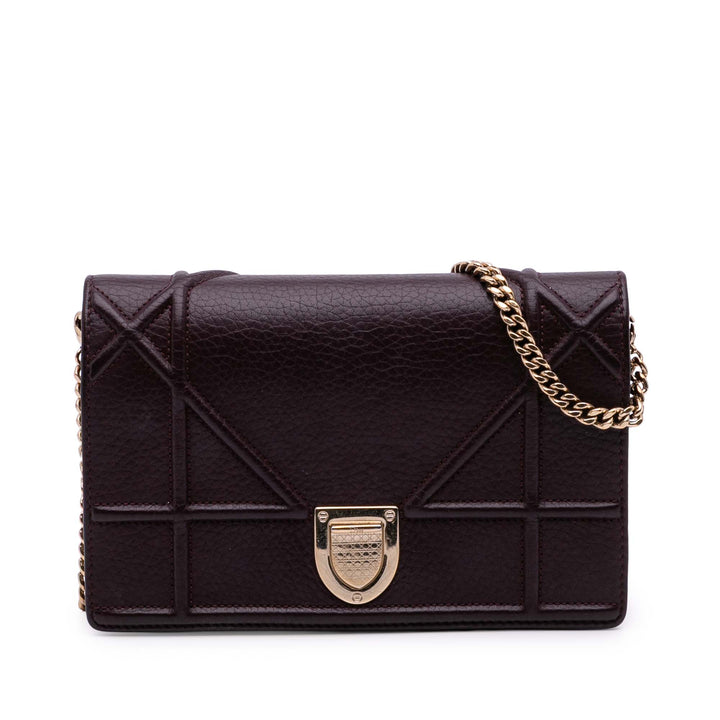 Dior Grained Cuir de veau Diorama Wallet on Chain Rouge – GABY PARIS Authentique