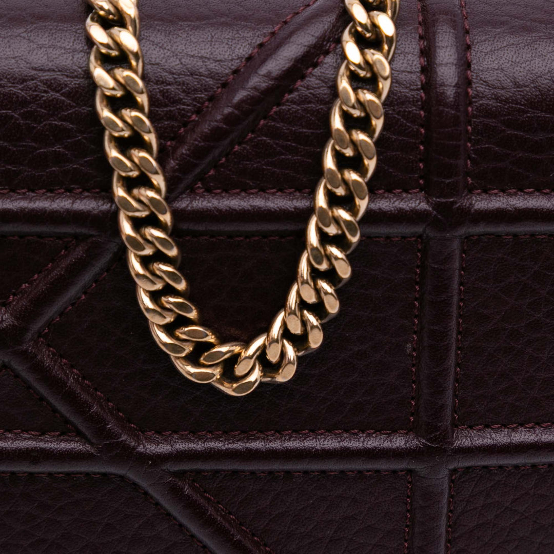 Dior Grained Cuir de veau Diorama Wallet on Chain Rouge – GABY PARIS Authentique