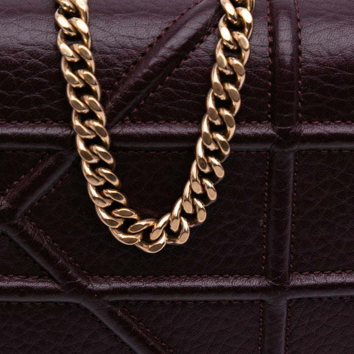 Dior Grained Cuir de veau Diorama Wallet on Chain Rouge – GABY PARIS Authentique